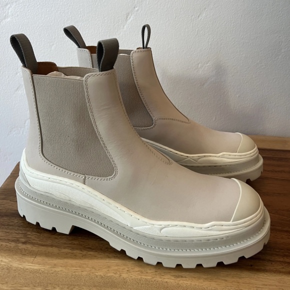 Dior Homme x Sacai Explorer Chelsea Boots - Picture 1 of 7